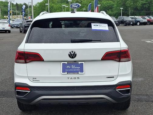 Pure White 2022 Volkswagen Taos 1.5T SE
