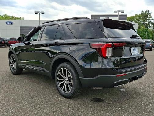 Black 2026 Ford Explorer ST-Line