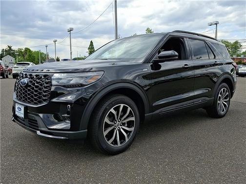 Black Metallic 2026 Ford Explorer ST-Line