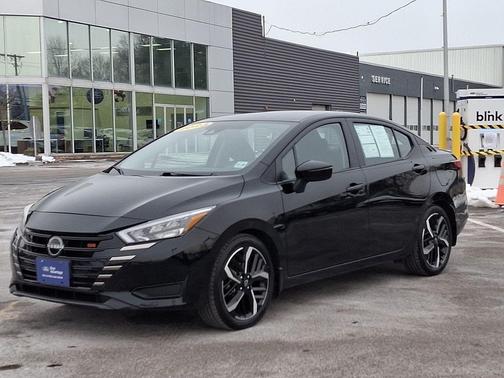 2023 Nissan Versa 1.6 SR