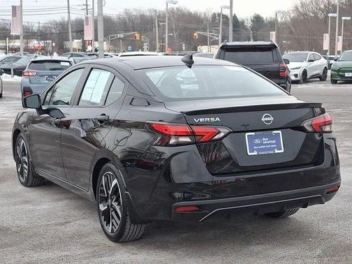 2023 Nissan Versa 1.6 SR