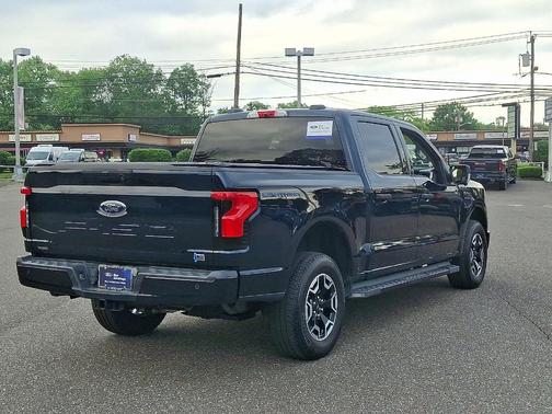 2023 Ford F-150 Lightning XLT