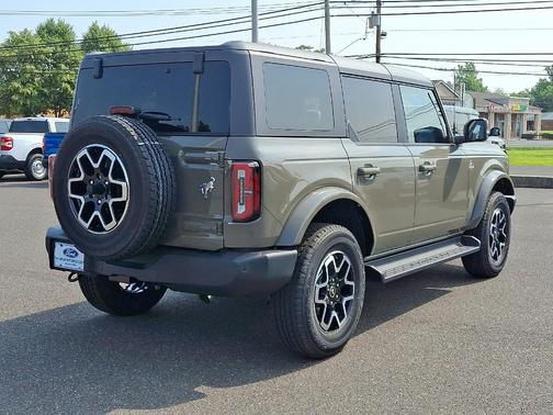 2025 Ford Bronco Outer Banks