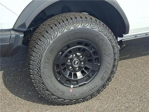 Oxford White 2026 Ford Bronco Badlands
