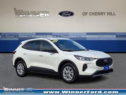 White Metallic 2023 Ford Escape Active