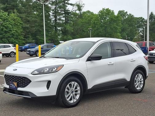 Oxford White 2022 Ford Escape SE