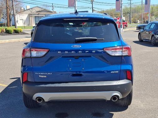 2022 Ford Escape Titanium