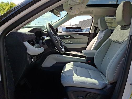 Star White 2026 Ford Explorer Platinum