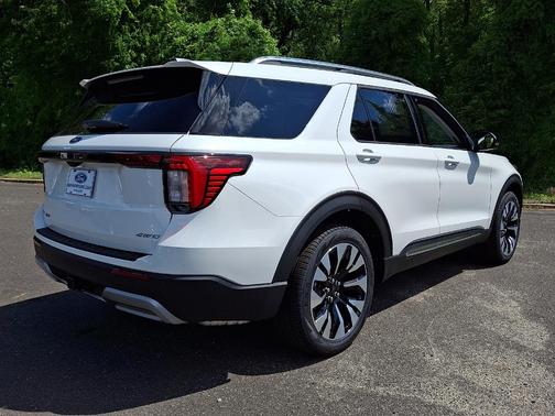 Star White 2026 Ford Explorer Platinum