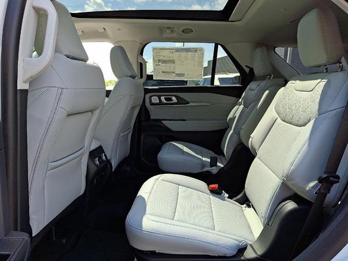 Star White 2026 Ford Explorer Platinum