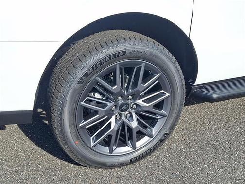 Star White 2026 Ford Expedition Max Platinum