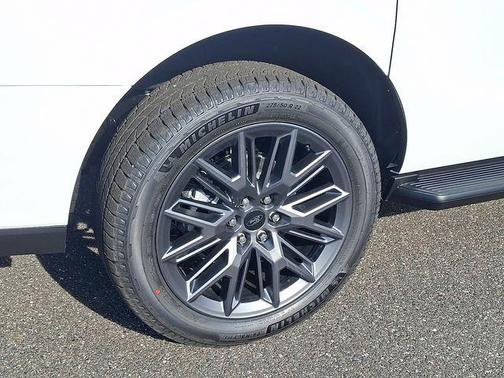 Star White 2026 Ford Expedition Max Platinum