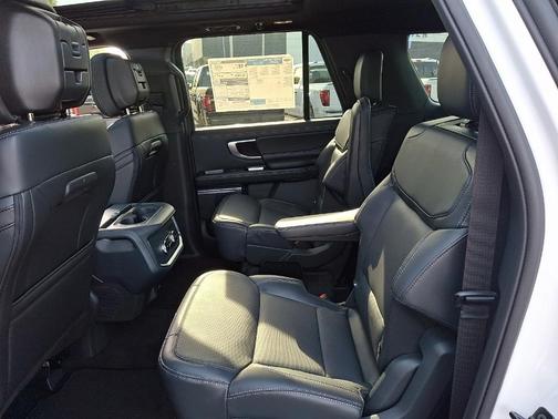Star White 2026 Ford Expedition Max Platinum