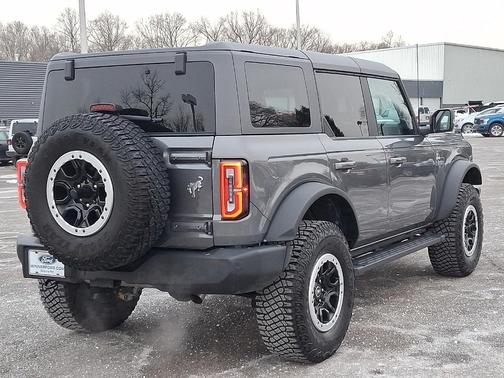 2024 Ford Bronco Outer Banks