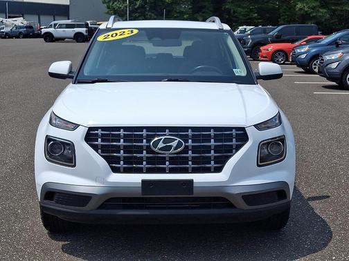 2023 Hyundai VENUE SEL