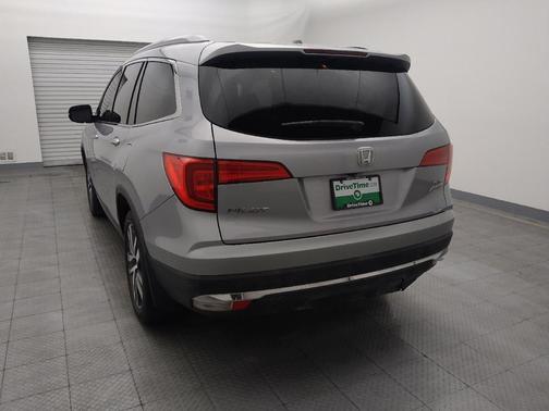 Lunar Silver Metallic 2018 Honda Pilot Elite