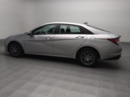 2023 Hyundai ELANTRA SE