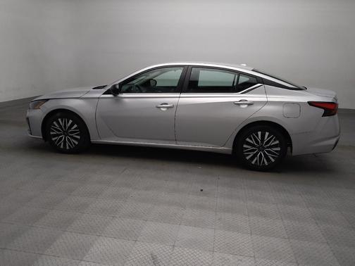 Brilliant Silver Metallic 2024 Nissan Altima 2.5 SV
