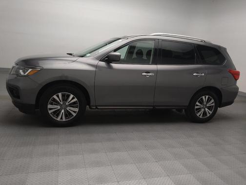 2019 Nissan Pathfinder SV