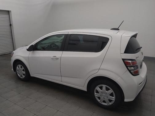 Summit White 2019 Chevrolet Sonic LT