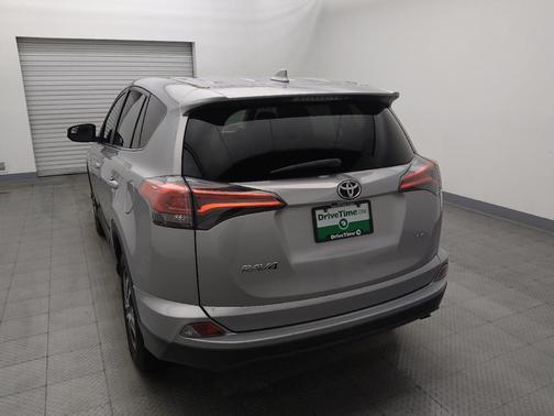 Silver Sky Metallic 2018 Toyota RAV4 LE