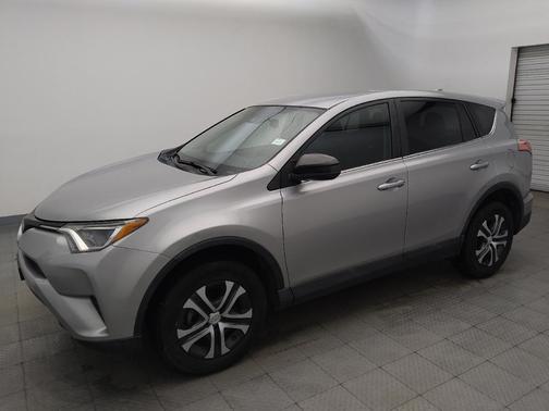 Silver Sky Metallic 2018 Toyota RAV4 LE