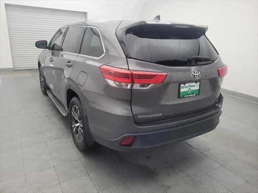 2017 Toyota Highlander LE
