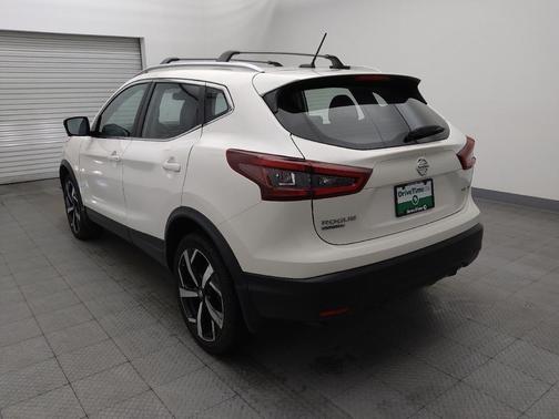Pearl White Tricoat 2021 Nissan Rogue Sport SL