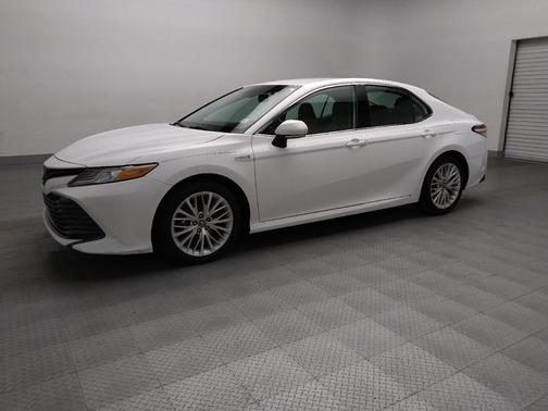 2019 Toyota Camry Hybrid XLE