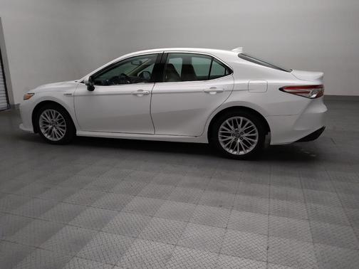 2019 Toyota Camry Hybrid XLE