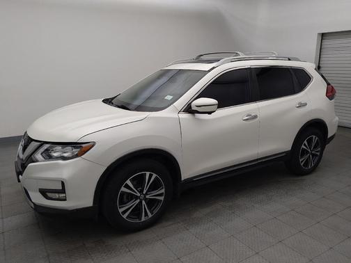 Pearl White 2017 Nissan Rogue SL