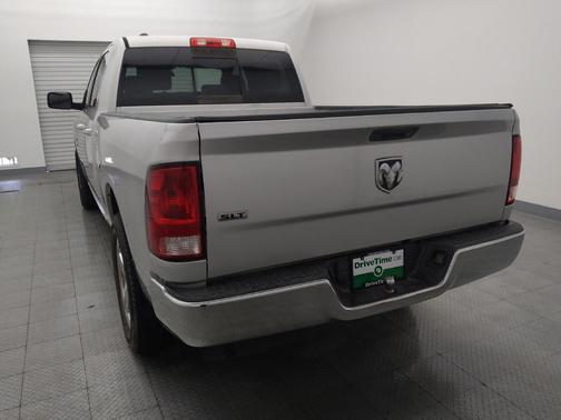Bright Silver Metallic Clearcoat 2018 RAM 1500 SLT