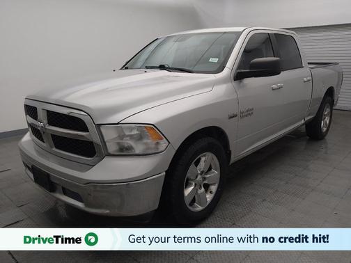Bright Silver Metallic Clearcoat 2018 RAM 1500 SLT