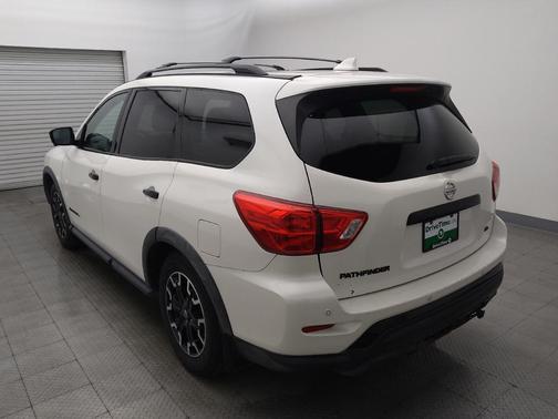 White 2020 Nissan Pathfinder SL 2WD
