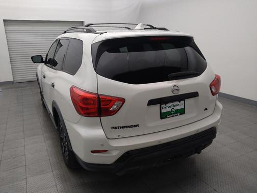 White 2020 Nissan Pathfinder SL 2WD