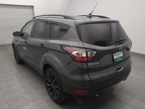 Magnetic Metallic 2018 Ford Escape SE