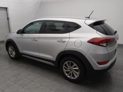 Molten Silver 2017 Hyundai TUCSON SE