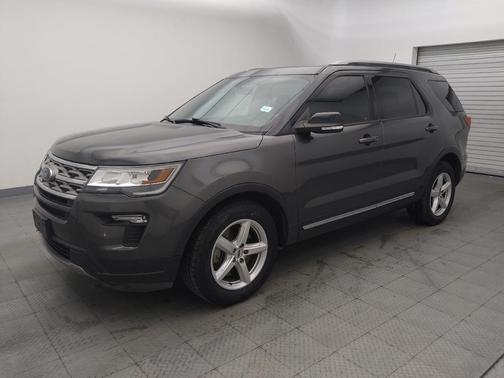Magnetic Metallic 2018 Ford Explorer XLT