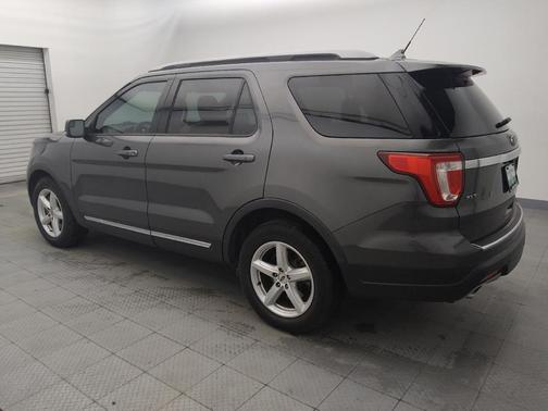 Magnetic Metallic 2018 Ford Explorer XLT