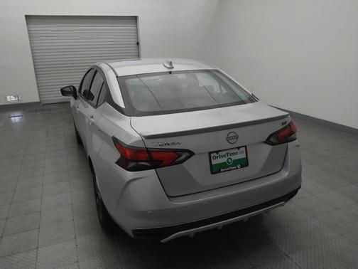 Brilliant Silver Metallic 2024 Nissan Versa 1.6 S