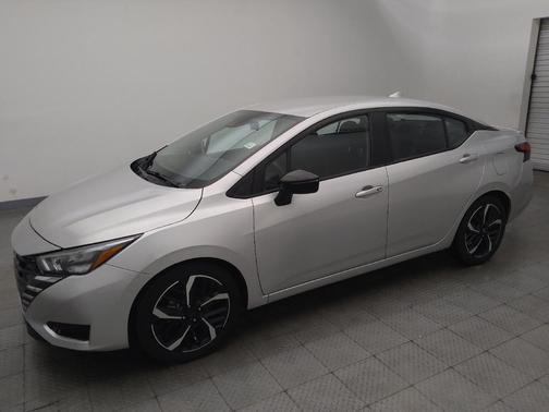Brilliant Silver Metallic 2024 Nissan Versa 1.6 S