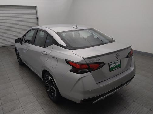 Brilliant Silver Metallic 2024 Nissan Versa 1.6 S