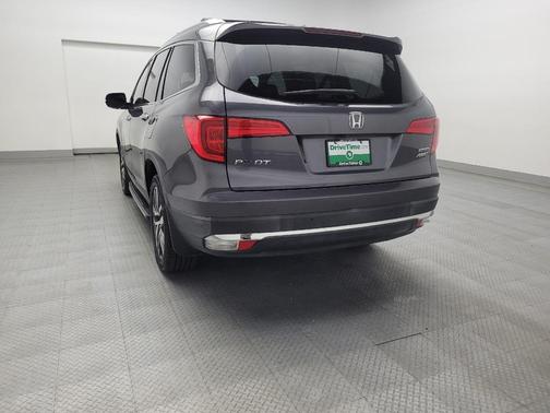 Modern Steel Metallic 2018 Honda Pilot Touring