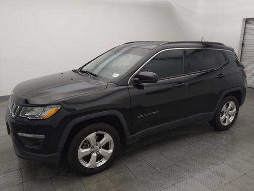 Diamond Black Crystal Pearlcoat 2018 Jeep Compass Latitude