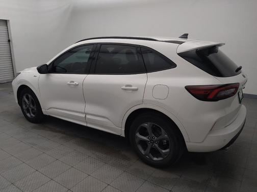 Star White Metallic Tri-Coat 2023 Ford Escape ST-Line