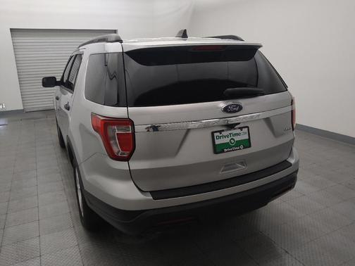 Ingot Silver Metallic 2018 Ford Explorer Base