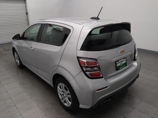 Silver Ice Metallic 2020 Chevrolet Sonic FWD Hatchback 1FL 5-Door
