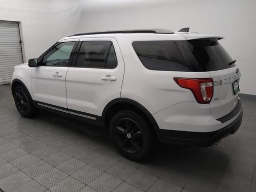 Oxford White 2018 Ford Explorer XLT