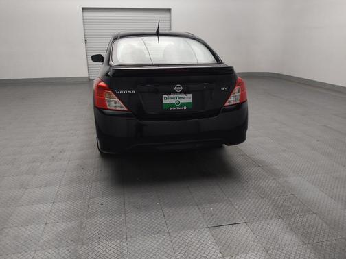 Super Black 2019 Nissan Versa 1.6 SV