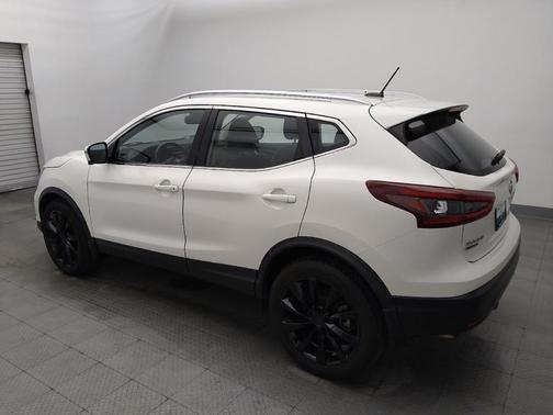 Pearl White Tricoat 2022 Nissan Rogue Sport SL